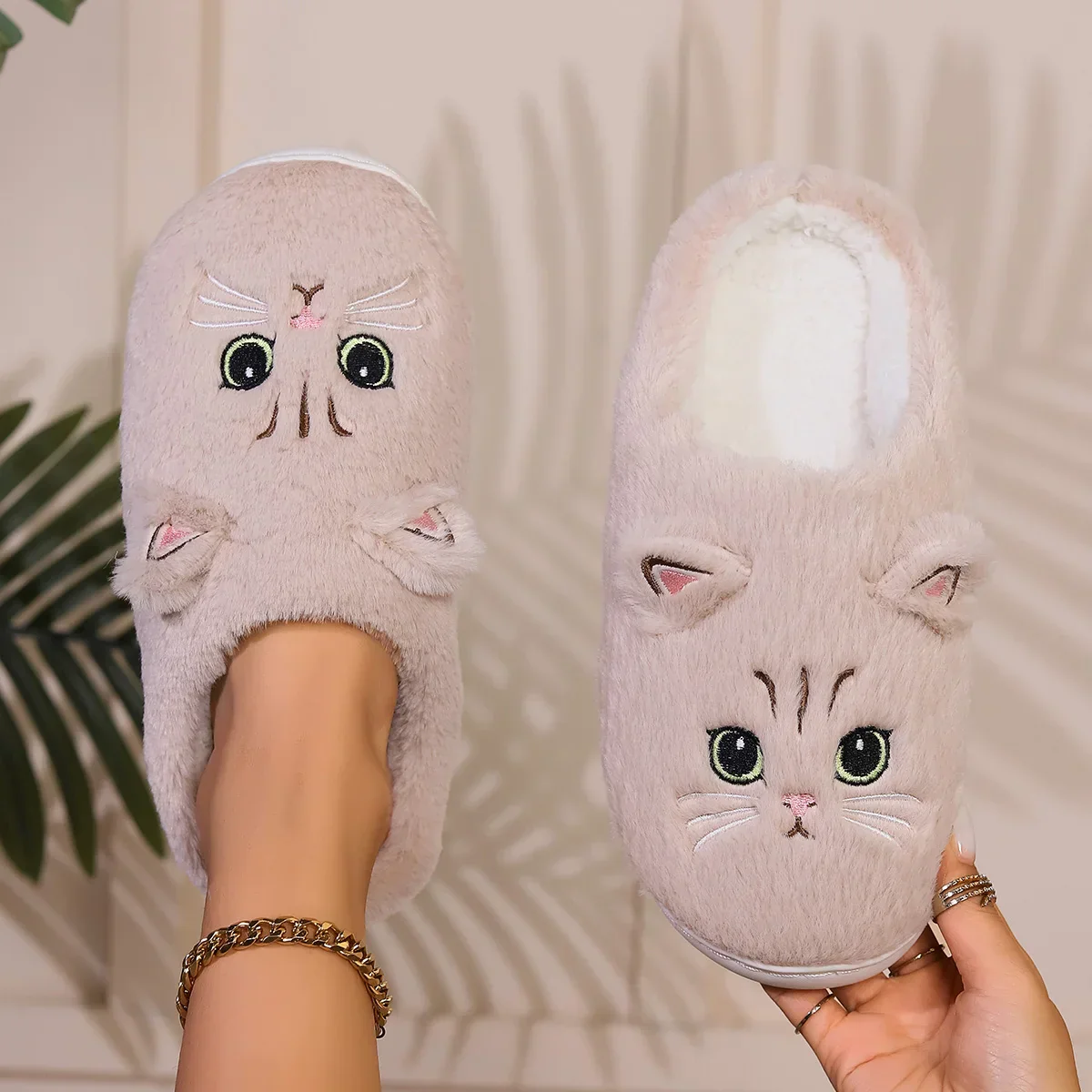 Kuschelige Damenpantoffel | Katzendesign - Image 2