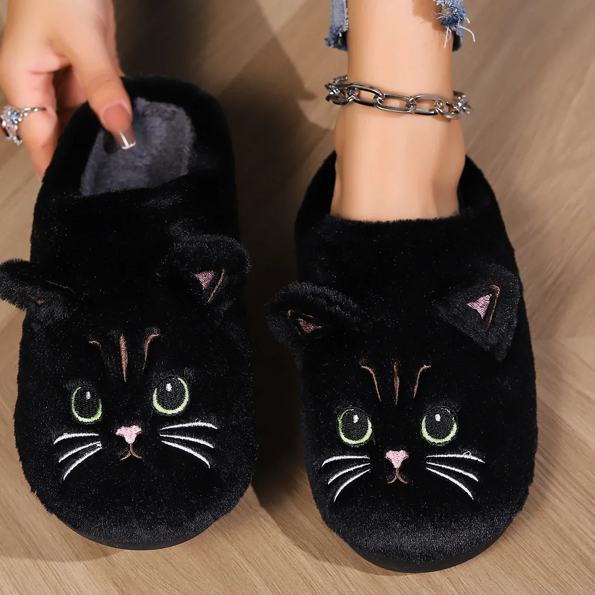 Kuschelige Damenpantoffel | Katzendesign - Image 4