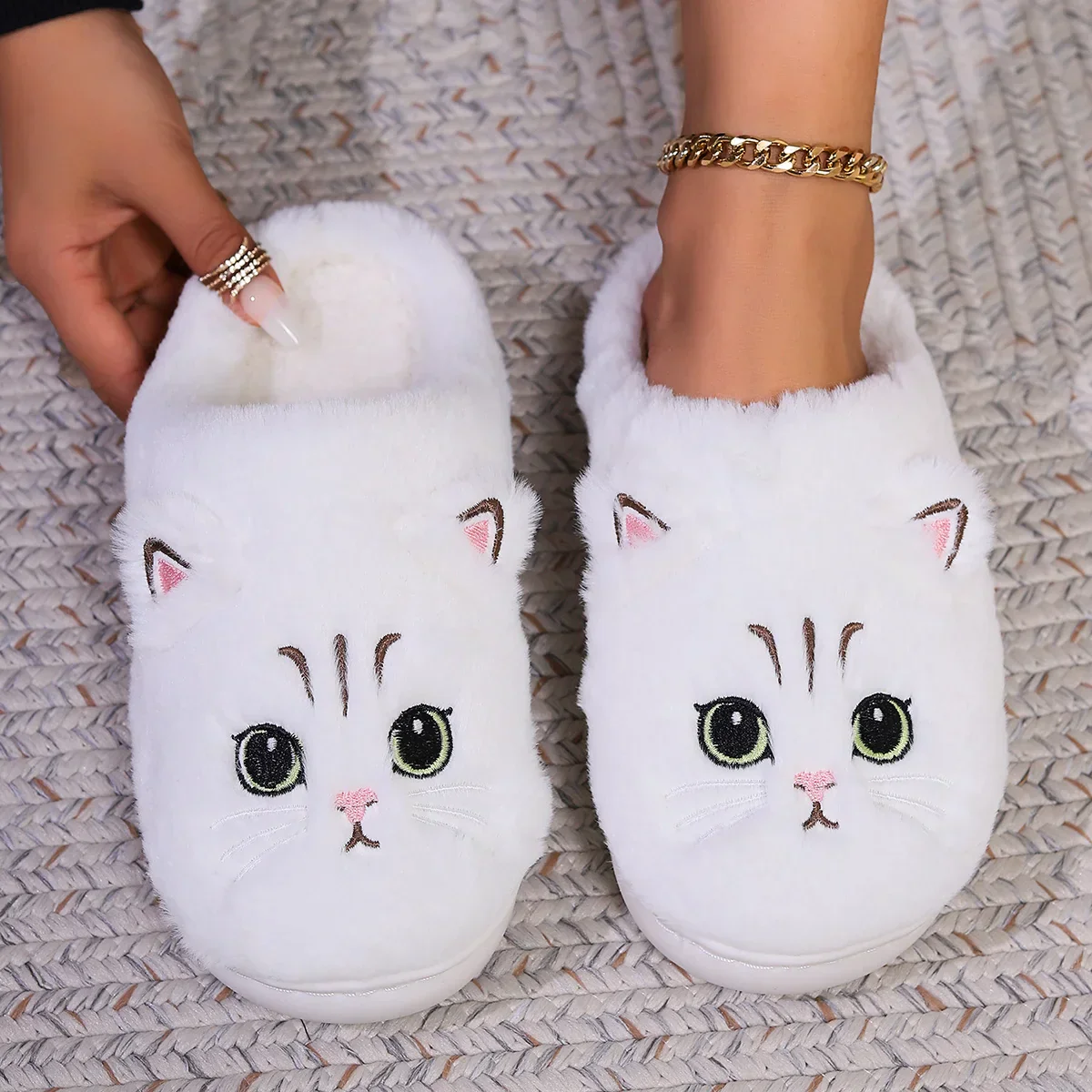 Kuschelige Damenpantoffel | Katzendesign - Image 5