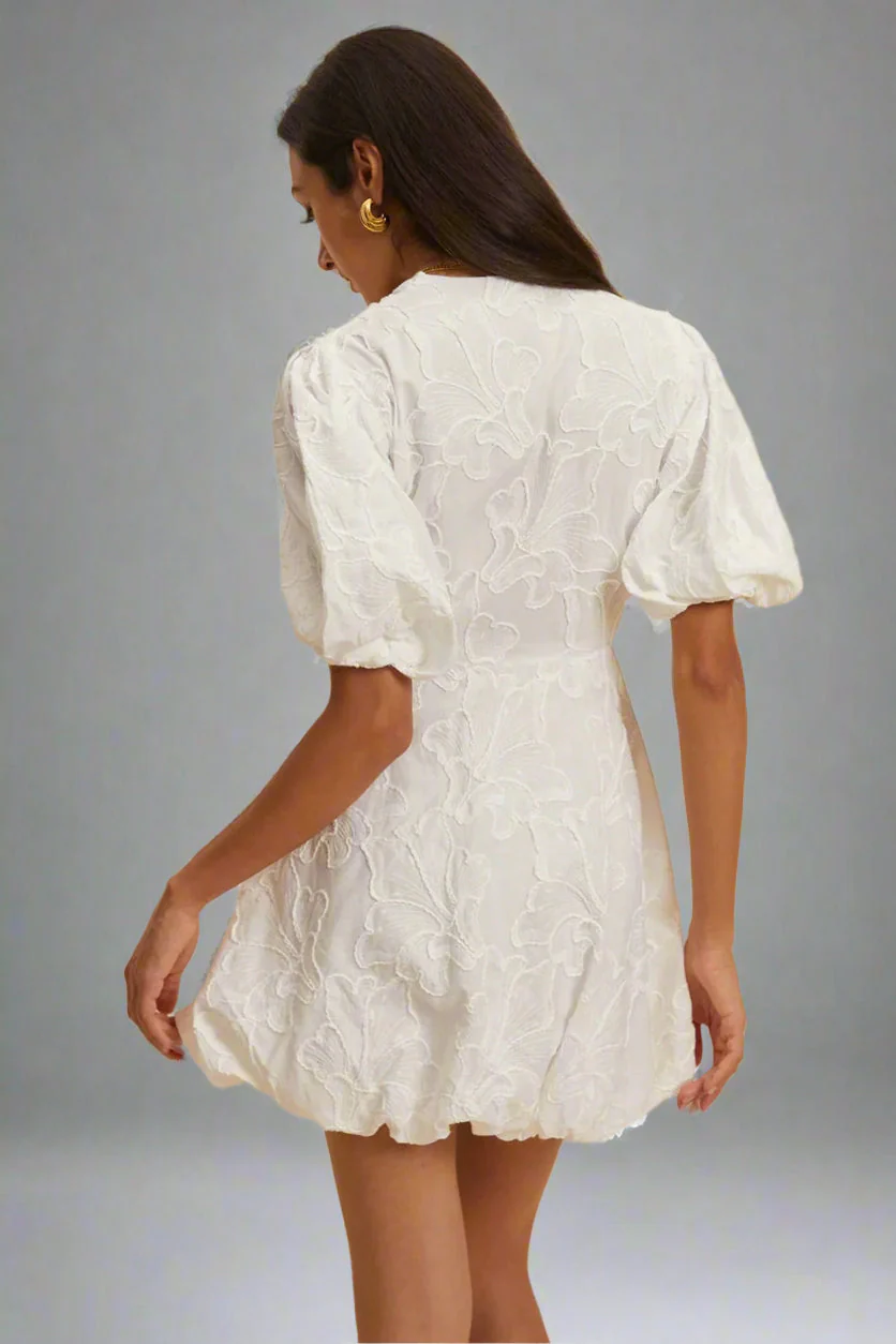 KYARA I ZEITLOSES WEISSES KLEID - Image 2