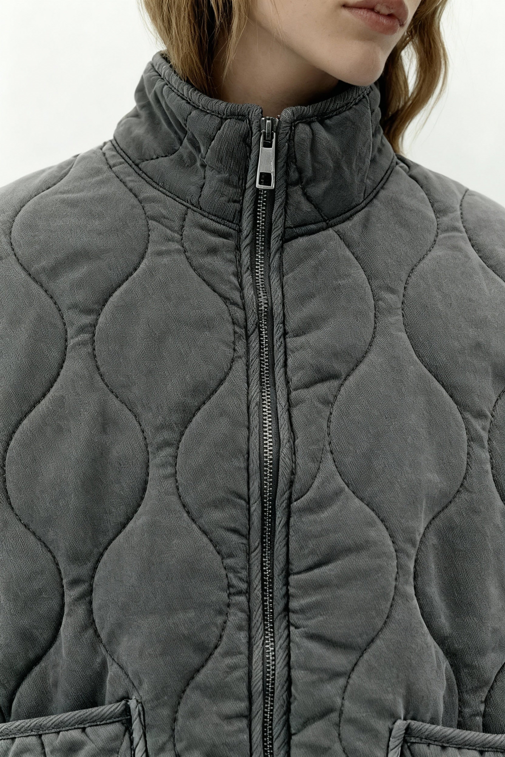 Kyrie | Damen Steppjacke Mit Hohem Kragen - Image 4