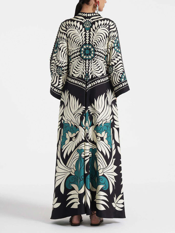 Langes Kleid mit Blumenmuster und Kontrastblumenmuster - Image 2