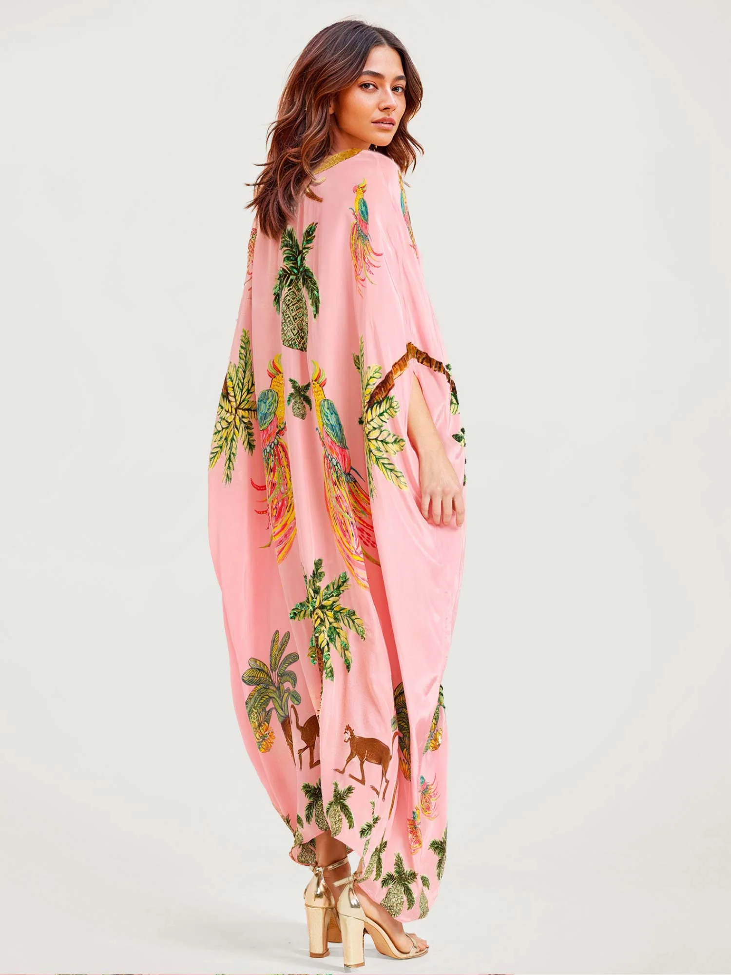 Langes schwarzes Kleid mit tropischen Papageiendruck - Image 2