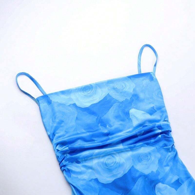 Langes Sommerkleid mit Aquarellprint & Spaghettiträgern - Image 5