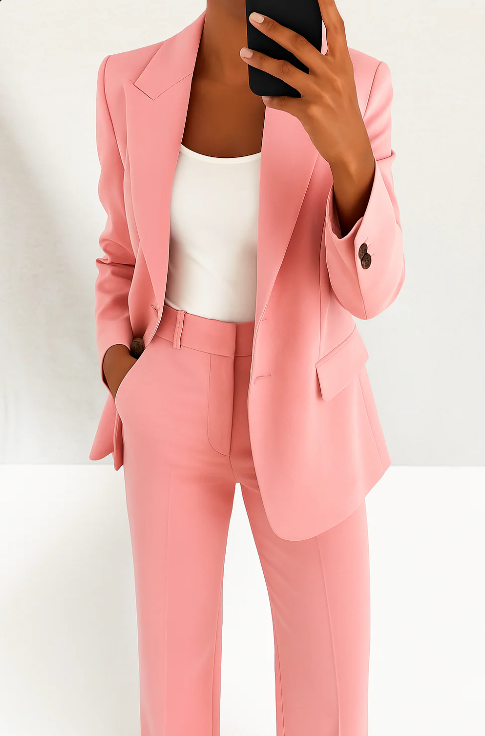 Laura – Moderner klassischer Damen Blazer mit passender Stoffhose - Image 9