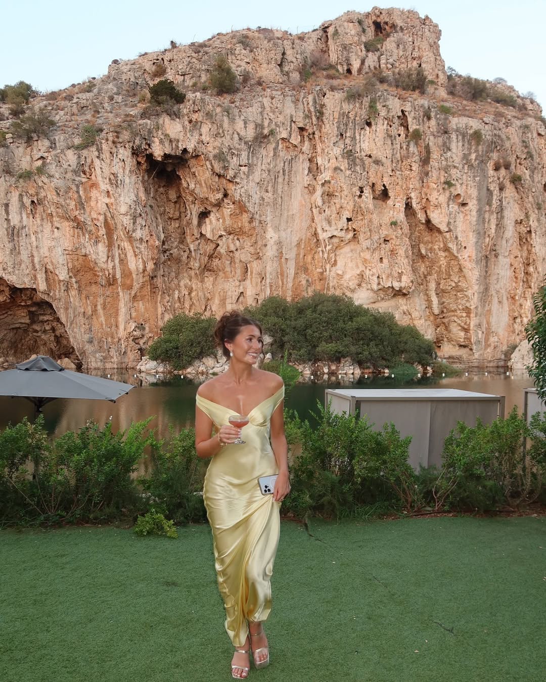 LEA | LANGES RÜCKENFREIES KLEID AUS SATIN - Image 4