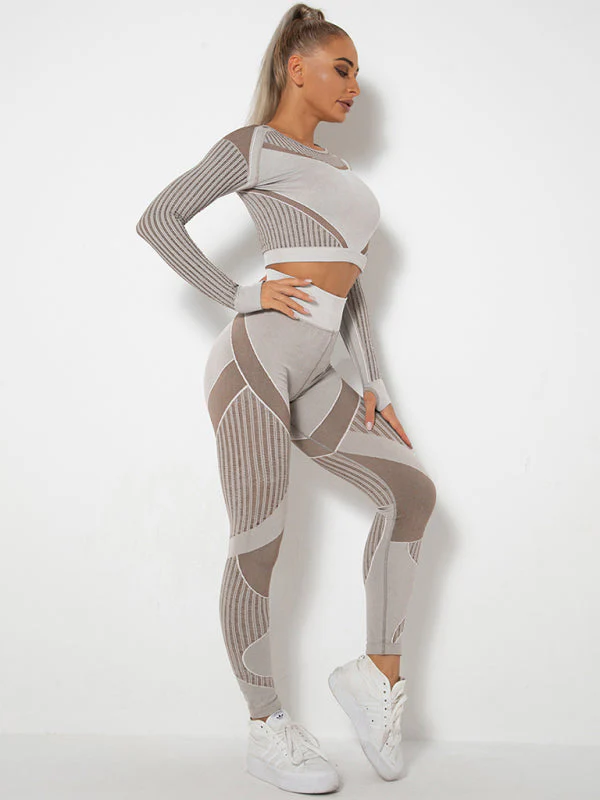 Lea | Nahtloses 2-teiliges Sportset mit Struktur-Design - Image 2