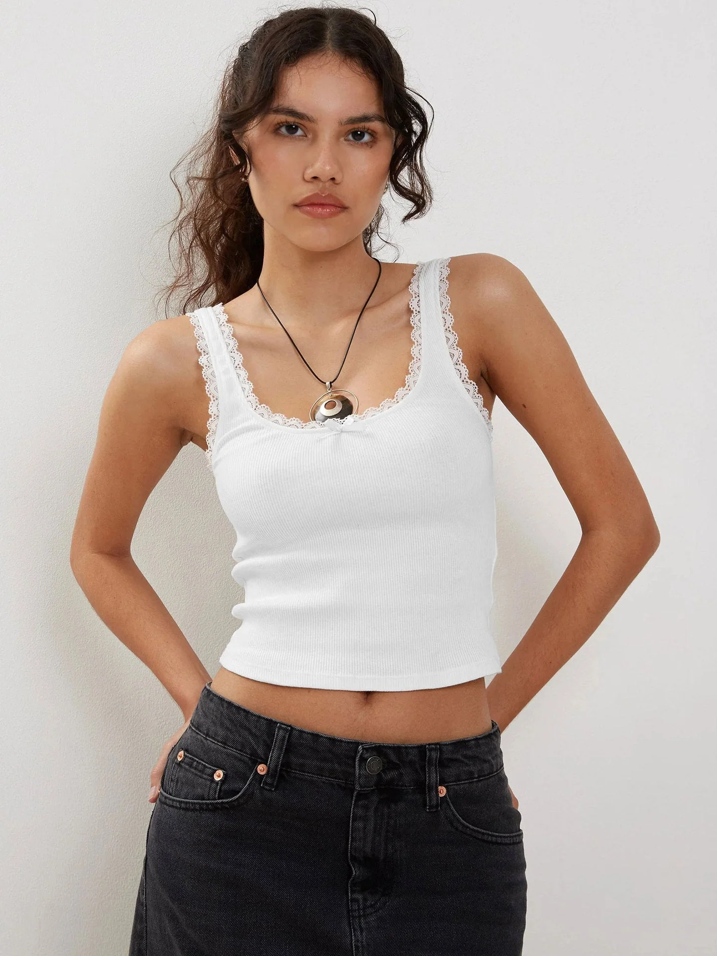 Lea | Romantisches Ripp-Tanktop mit Spitzenbesatz - Image 10