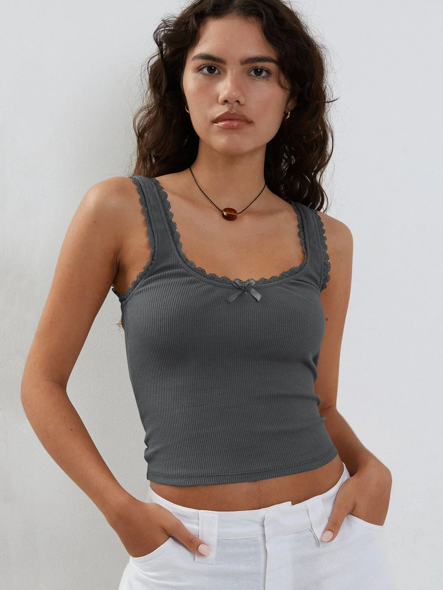 Lea | Romantisches Ripp-Tanktop mit Spitzenbesatz - Image 8