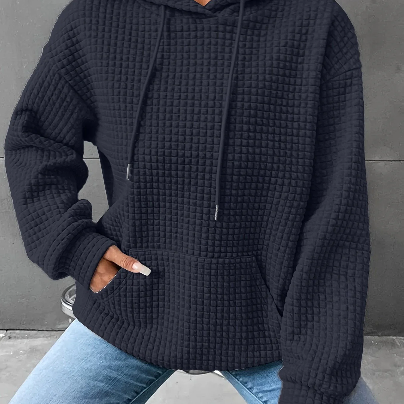 Léana™ | Texturiertes Kapuzen-Sweatshirt mit langen Ärmeln - Image 17