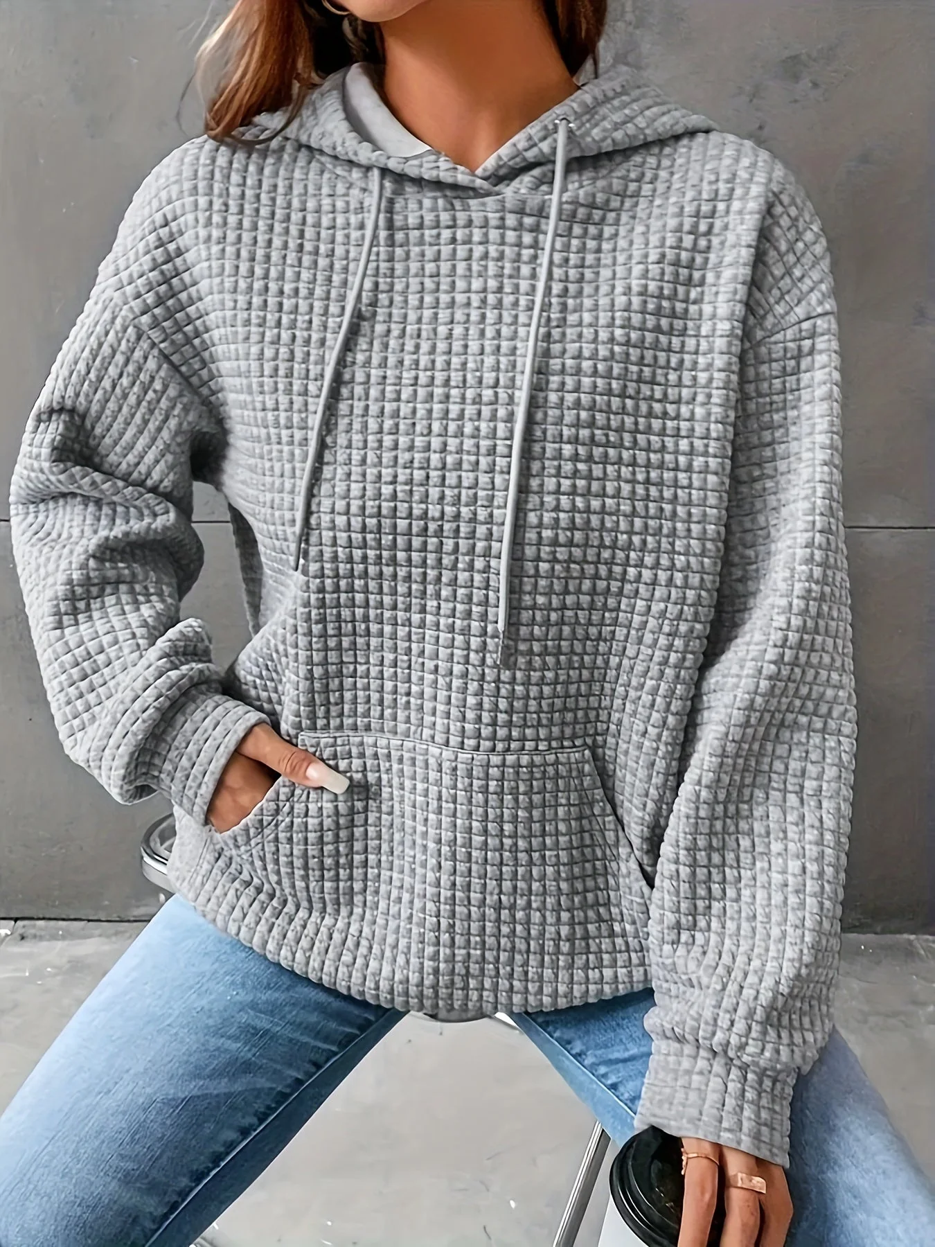 Léana™ | Texturiertes Kapuzen-Sweatshirt mit langen Ärmeln - Image 2