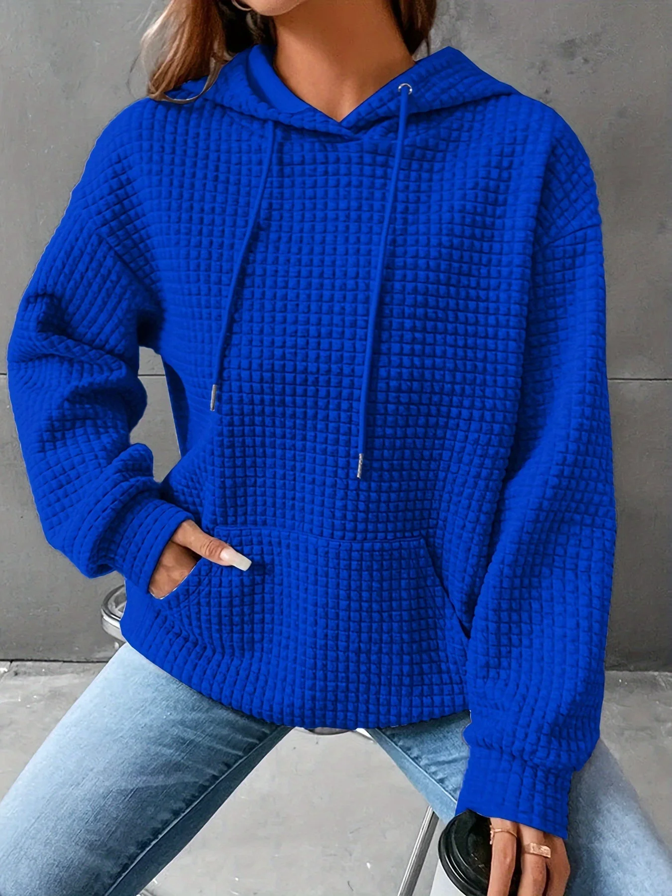 Léana™ | Texturiertes Kapuzen-Sweatshirt mit langen Ärmeln - Image 4