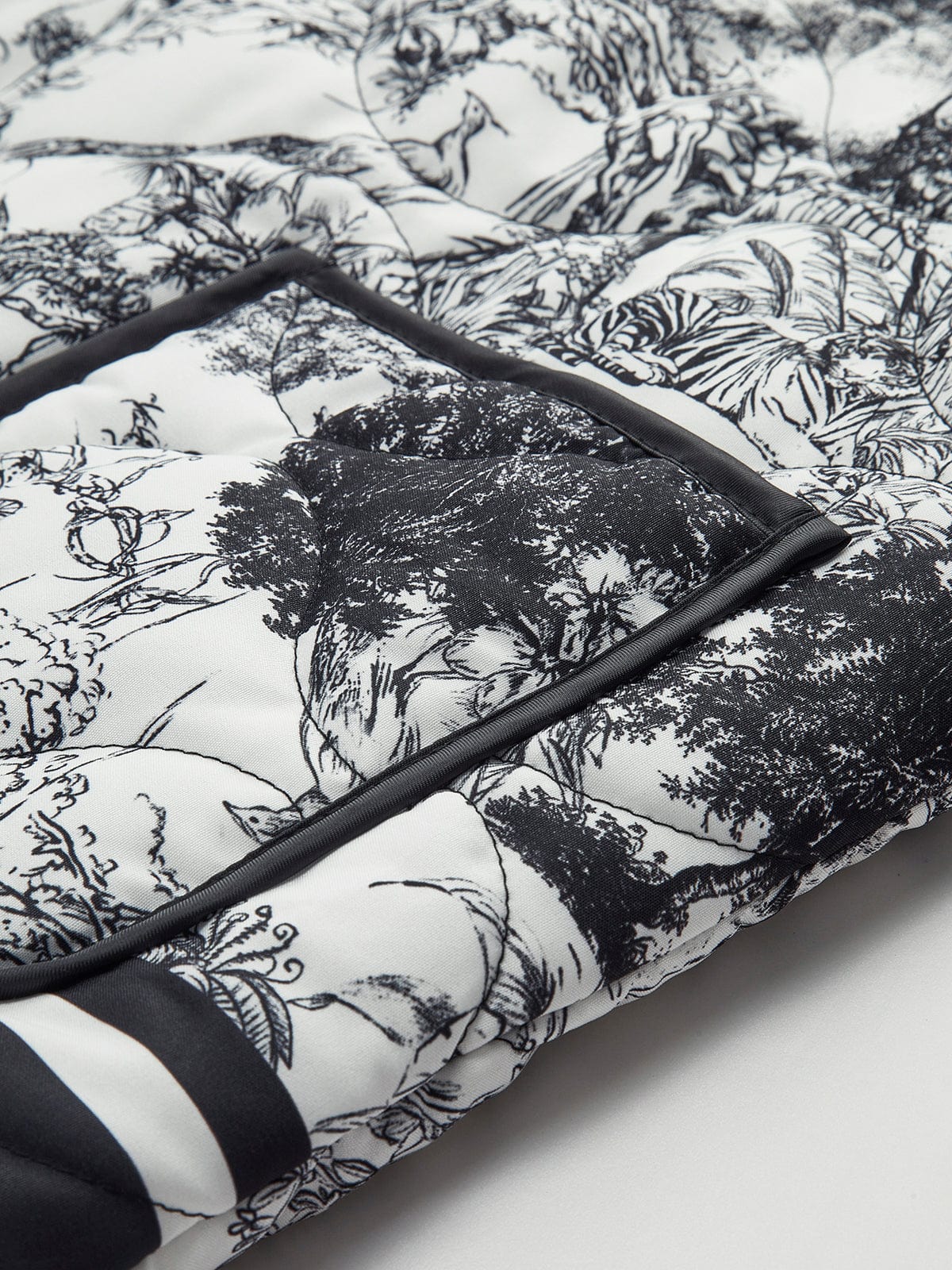 Leichte Sommerjacke mit Kunstvollem Print – Eleganz trifft auf Komfort - Image 4