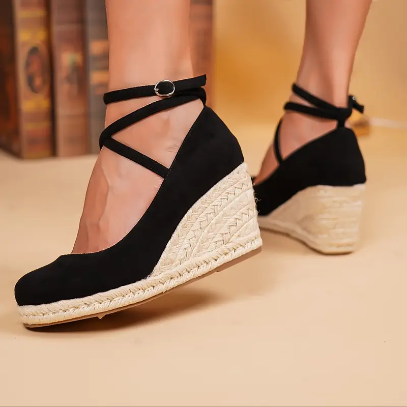 Leija – Schwarze Espadrilles mit Keilabsatz und Knöchelriemen - Image 2