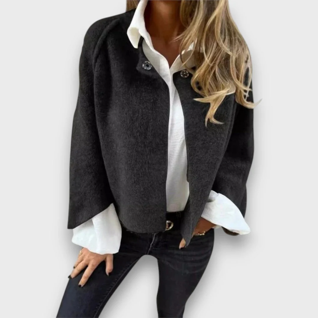 Lene – Kurzjacke mit Knopfdetail - Image 2
