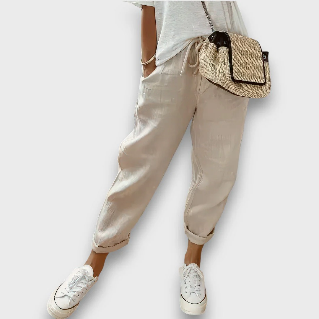 Lenja – Leichte Sommerhose mit künstlerischem Print - Image 2