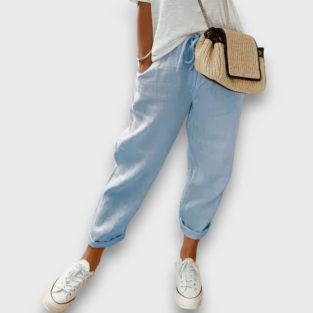 Lenja – Leichte Sommerhose mit künstlerischem Print - Image 3