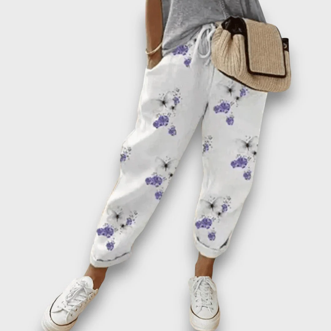 Lenja – Leichte Sommerhose mit künstlerischem Print - Image 5