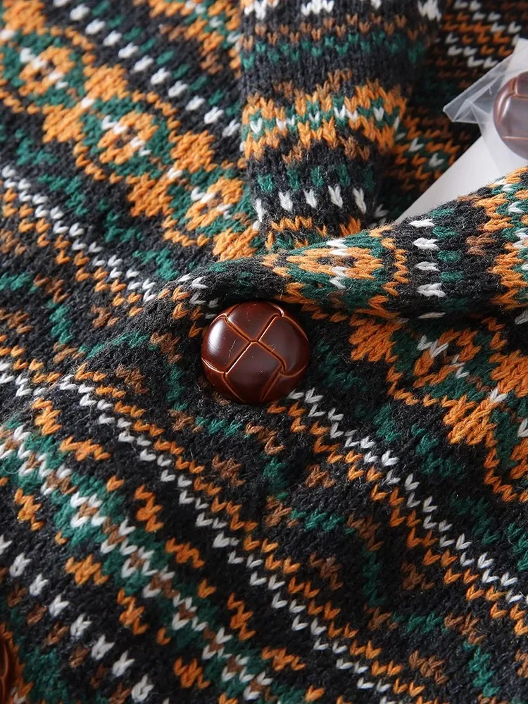 Leo | Vintage Icelandic Sweater - Image 2