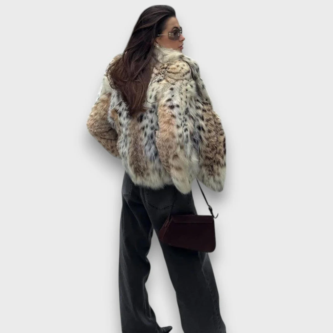 Leoline – Faux-Fur-Jacke im Animal-Design - Image 6