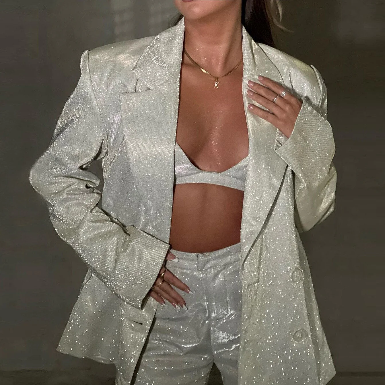 Leona | Dreiteiliges Glitzer-Set mit Blazer, Hose & Bralette - Image 3
