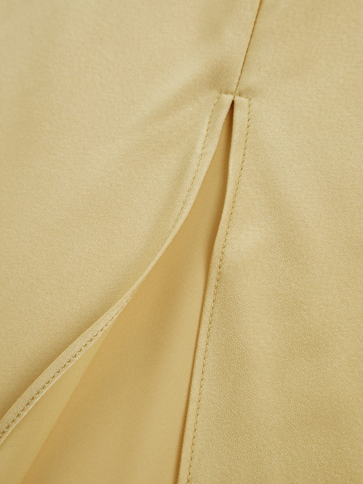 Leonie | Rückenfrei Satin Maxikleid mit zarten Spaghettiträgern – Eleganz & Glamour - Image 6