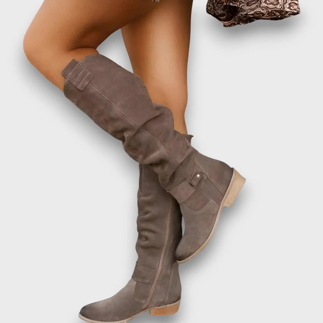 Leontine – Kniehohe Stiefel mit samtigem Charme - Image 4