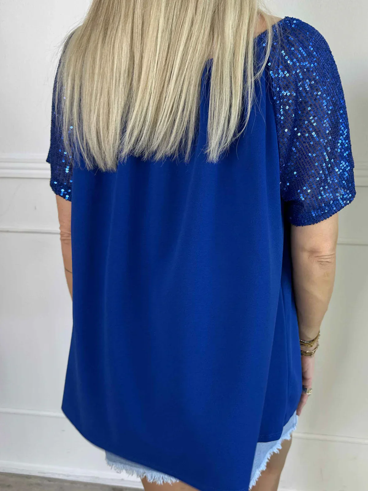 Lianora – Bluse mit Paillettenärmeln - Image 6