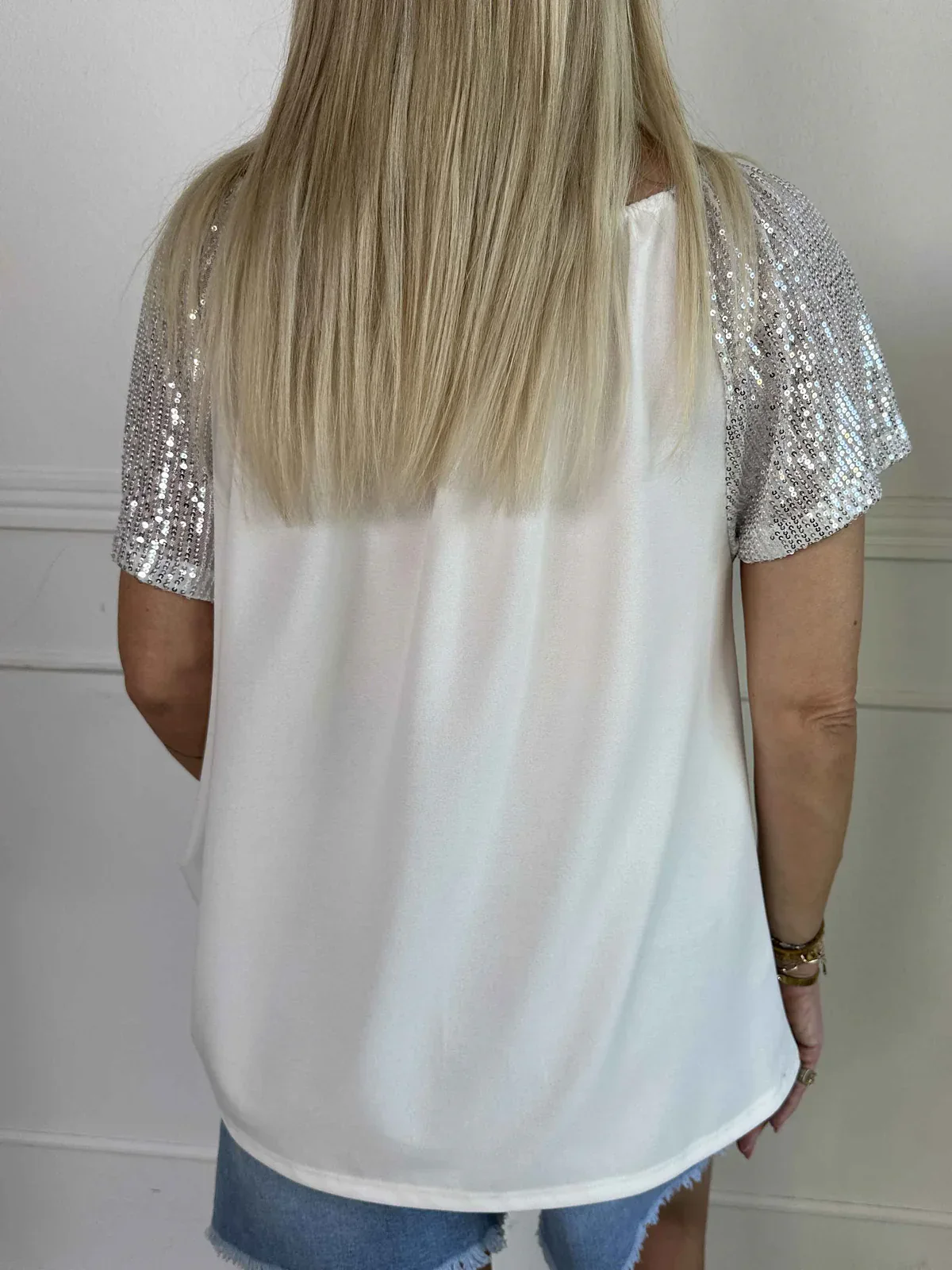 Lianora – Bluse mit Paillettenärmeln - Image 7