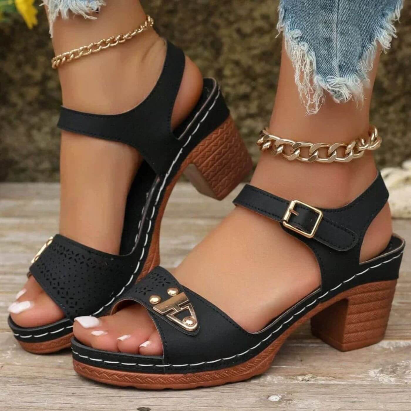 Liesel – Orthopädische Sandalen mit Absatz und Knöchelriemen - Image 2
