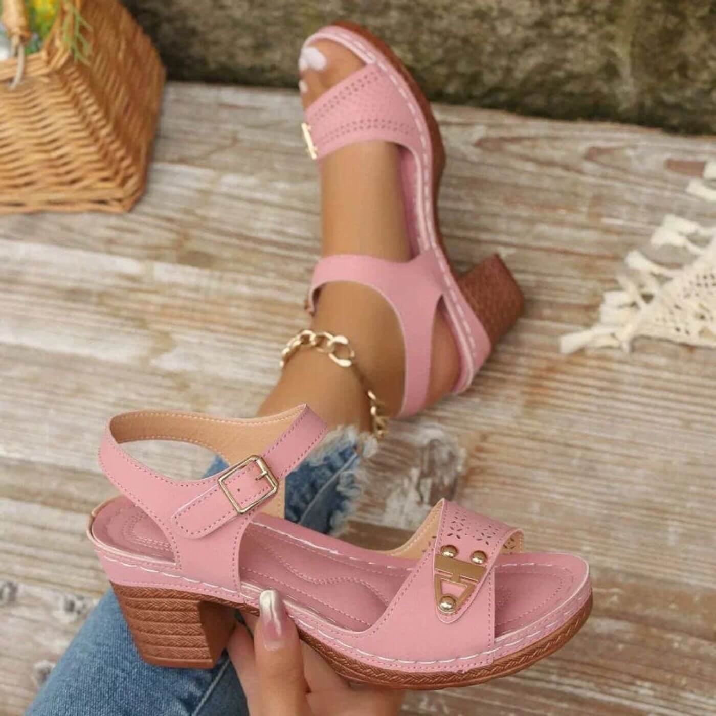 Liesel – Orthopädische Sandalen mit Absatz und Knöchelriemen - Image 7