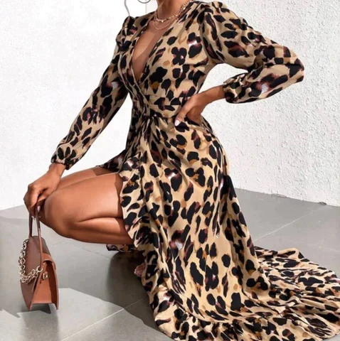 Lisandra | Elegantes Kleid mit V-Ausschnitt - Image 3