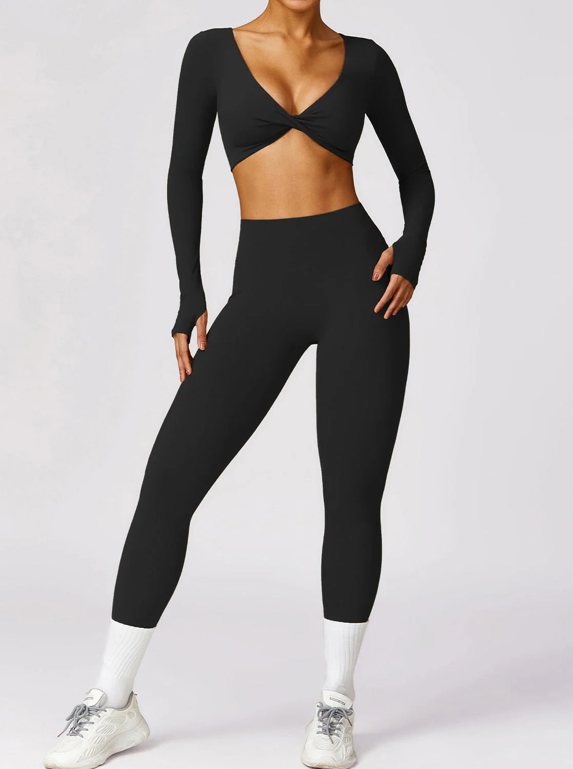 Livia | Langarm-Crop-Top mit Twist-Detail - Image 3