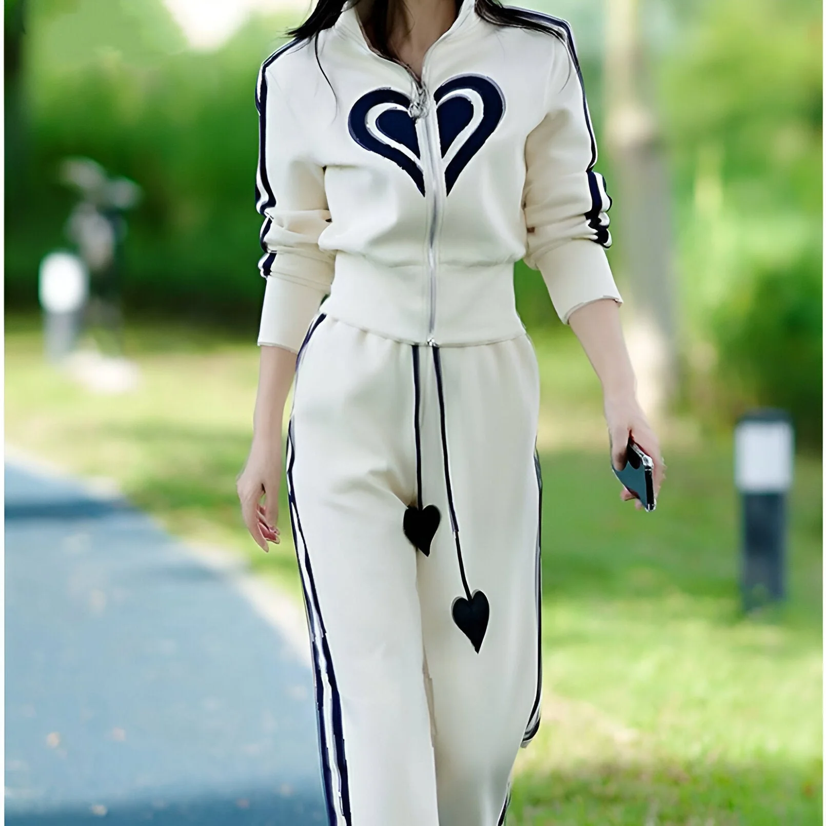 Lorelei | Müheloser Stil und Komfort im Zwei-Teile Sportset - Image 4