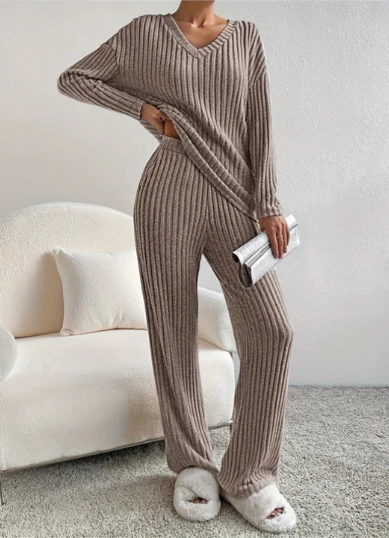 Luna – Damen Geripptes Strick Loungewear Set - Image 3