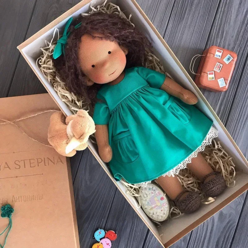 Luna | Handgefertigte Waldorf-Plüschpuppe – Weiches Baumwollspielzeug mit Stoffbox | Niedlich & Kuschelig | Für Kindergeburtstage & fantasievolles Spielen im Alltag - Image 29