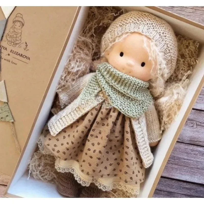 Luna | Handgemachte Waldorf-Plüschpuppe – Weiches Baumwollspielzeug mit Stoffbox | Süß & Gemütlich | Für Kindergeburtstage & tägliches fantasievolles Spielen - Image 16