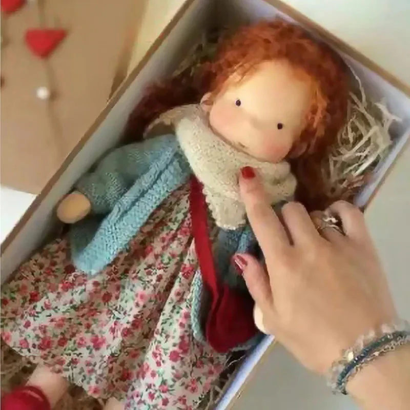 Luna | Handgemachte Waldorf-Plüschpuppe – Weiches Baumwollspielzeug mit Stoffbox | Süß & Gemütlich | Für Kindergeburtstage & tägliches fantasievolles Spielen - Image 33