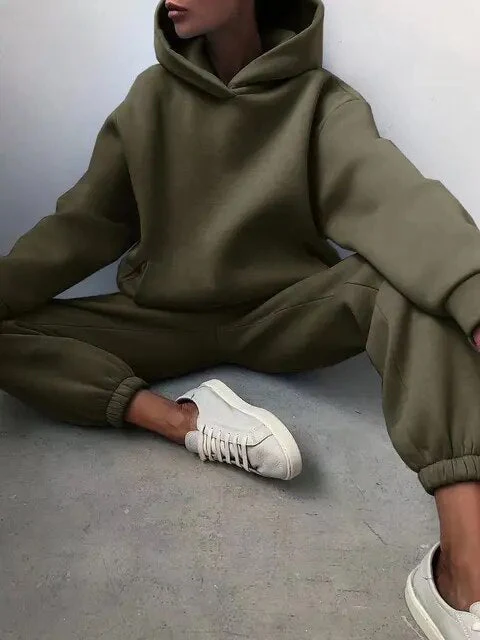 Luna – Lässiger Damen Hoodie & Jogginghosen Set - Image 11