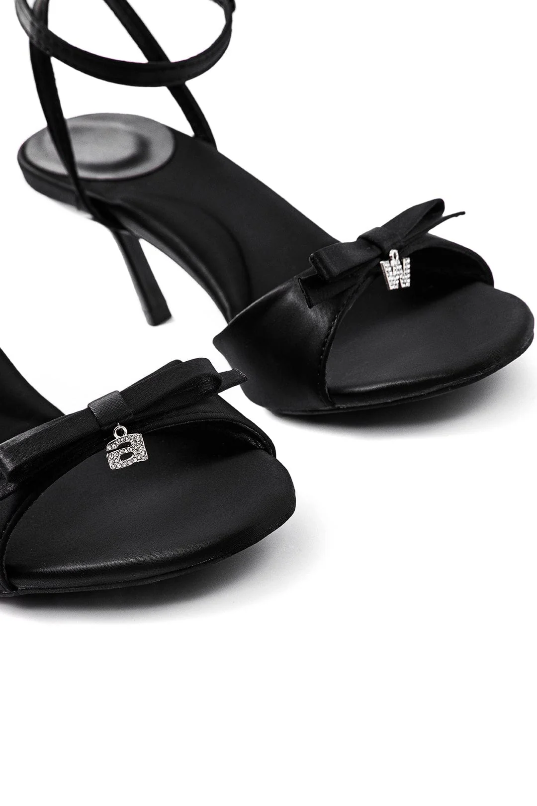 Luvé | Elegante Schwarze Sandaletten mit Absatz – Stilvoll & Feminin - Image 2