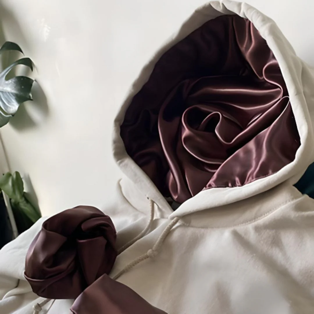 LUXE COMFORT SATIN GEFÜTTERTER HOODIE - Image 3