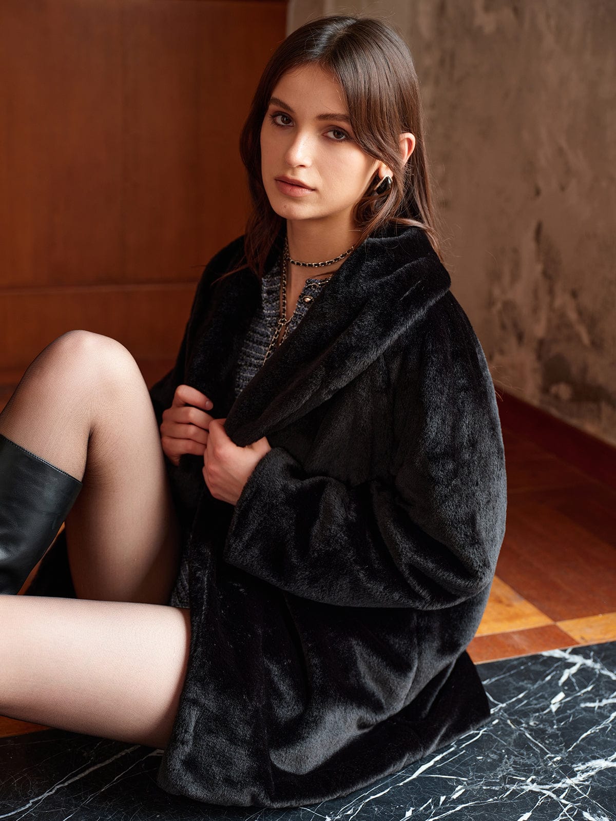 Luxuriöse Lange Kunstfelljacke – Eleganz für den Winter - Image 3