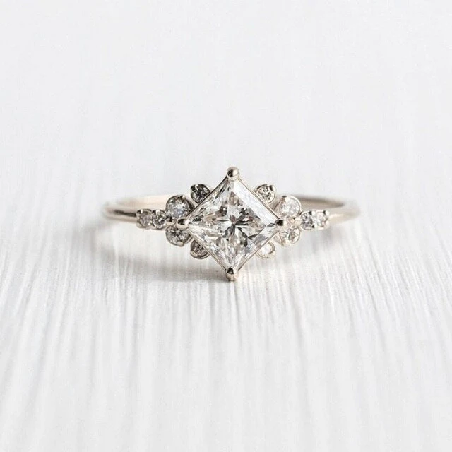 Luxuriöser Ring mit Zirkonia aus Gold und Silber - Image 2