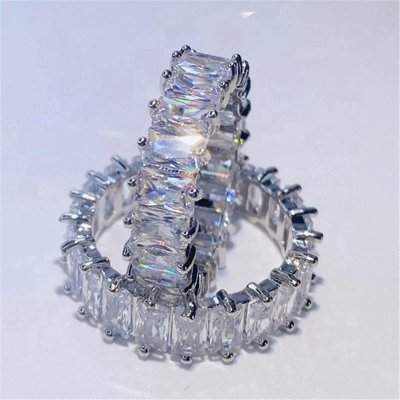 Luxuriöser Zirkonia-Ring in Gold und Silber - Image 4