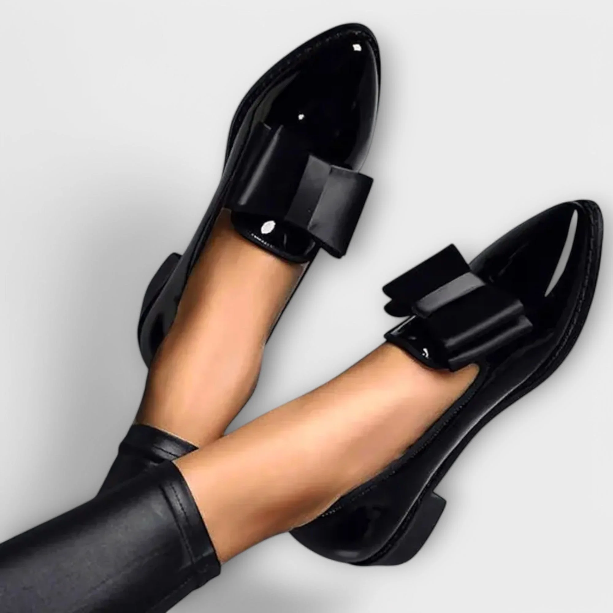 Maribel – Glanz-Loafers mit Schleifendetail - Image 3