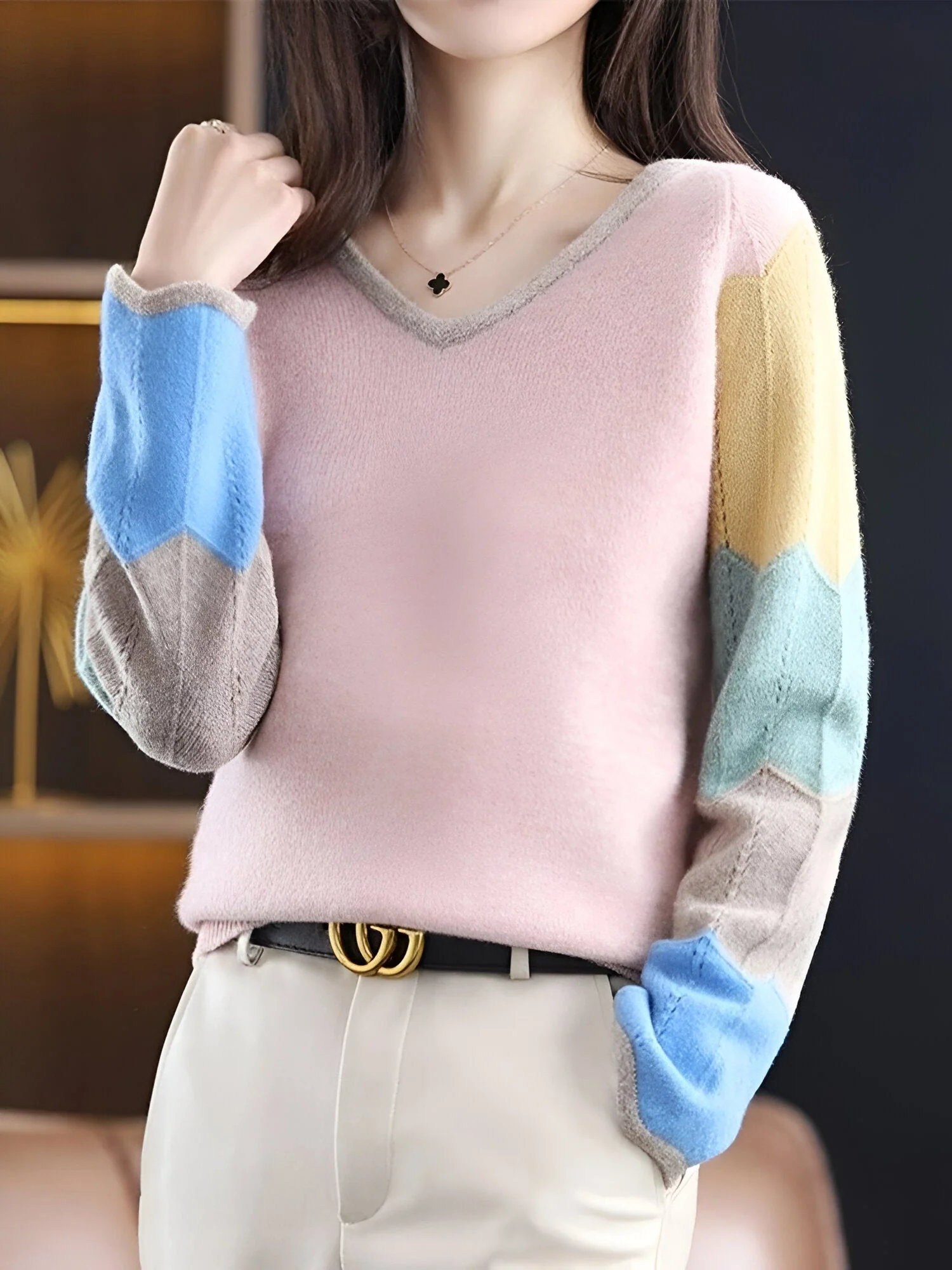 Marita | Bequemer & Stilvoller Patchwork V-Ausschnitt Pullover - Image 4