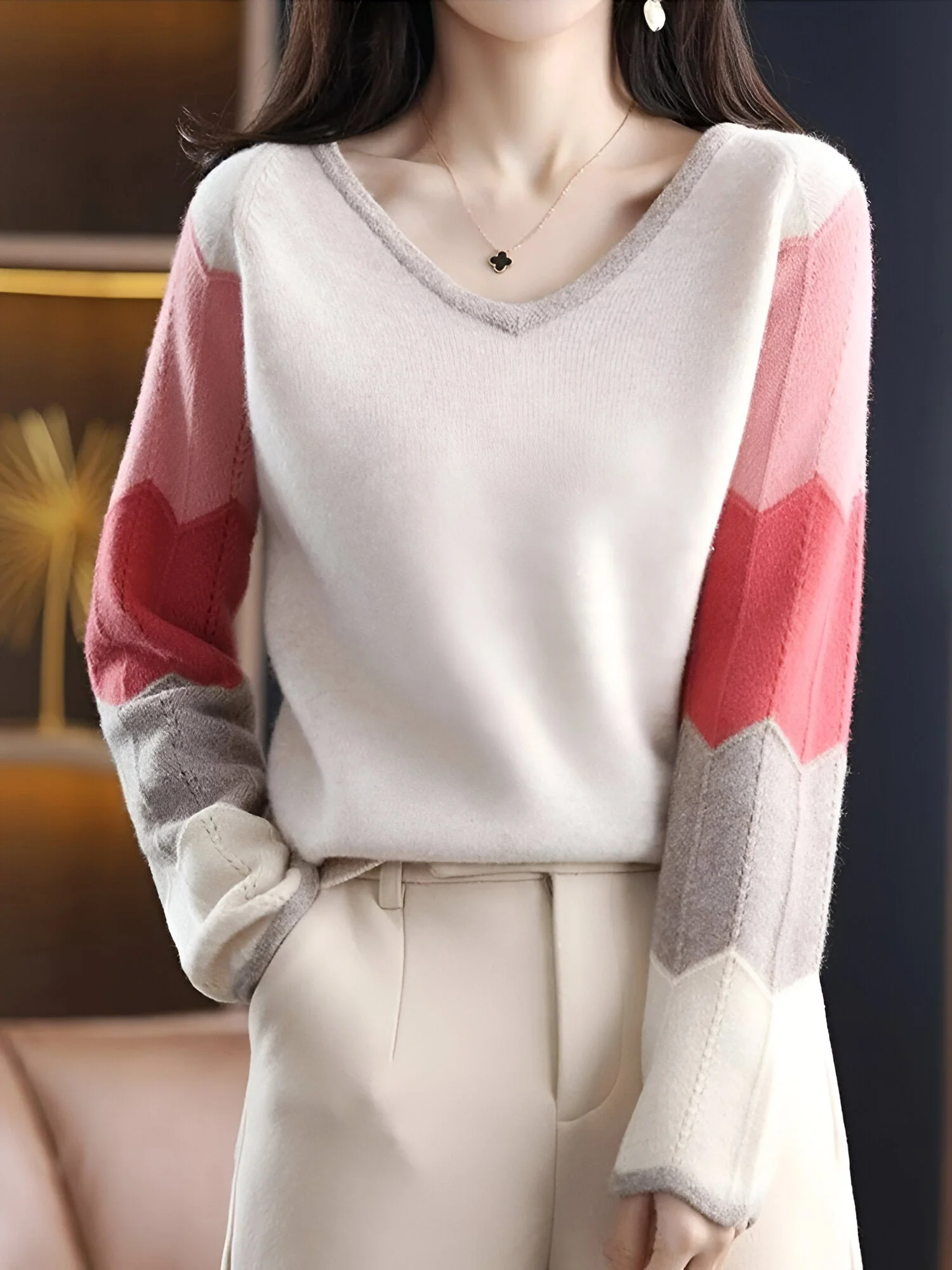 Marita | Bequemer & Stilvoller Patchwork V-Ausschnitt Pullover - Image 9