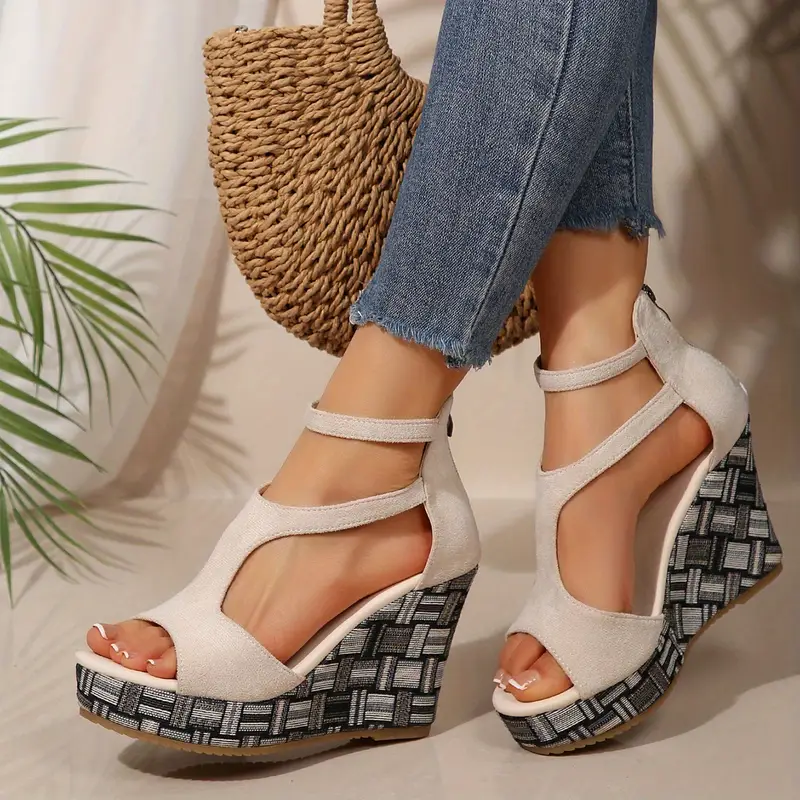Marita – Geometrische Plateau-Riemchensandalen mit Keilabsatz - Image 2