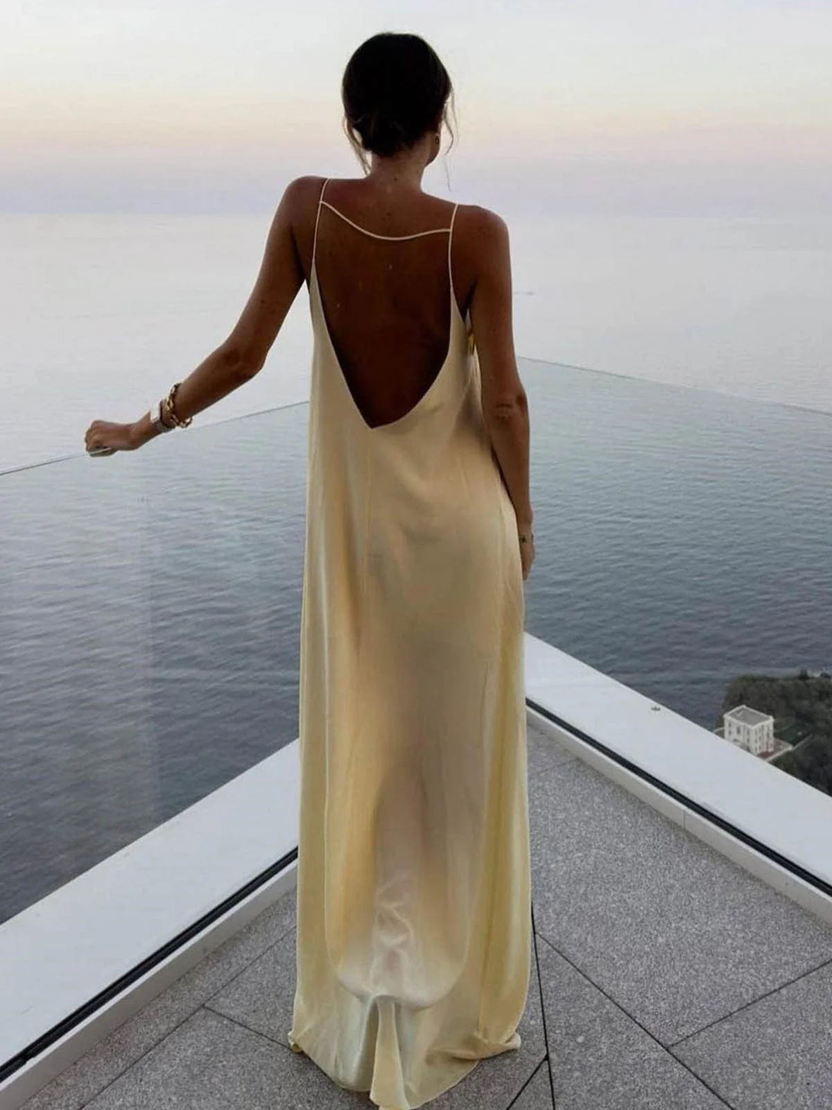 Mathilda | Luxus Slipdress mit tiefem Rückenausschnitt – Elegante Abendmode - Image 4