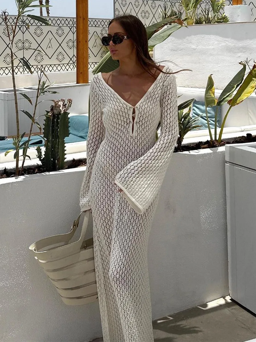 Maxikleid im Häkel-Look mit tiefem Ausschnitt und langen Ärmeln - Image 6